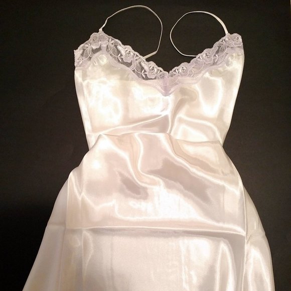 Amelia Other - NEW Exquisite White Satin Chemise, Lavender Lace Trim, Medium